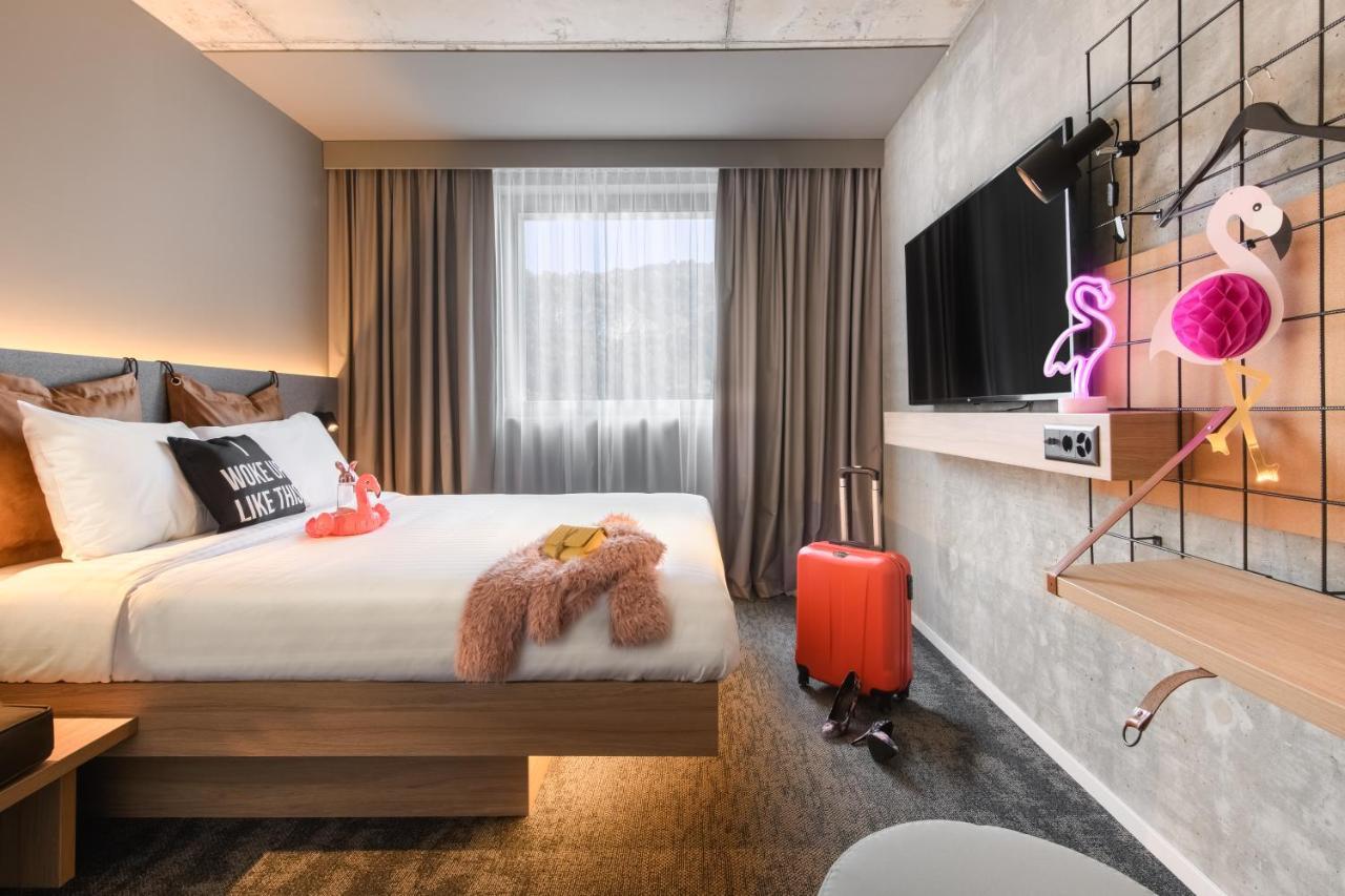 Moxy Sion Hotel Exterior photo